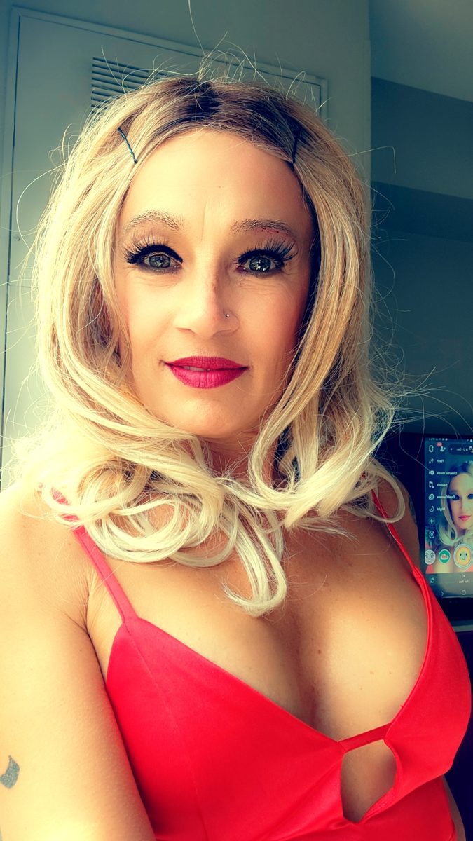 Madame D, red lips
